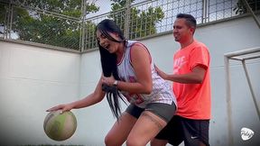 venezuelan girl bets playing bastek and loses