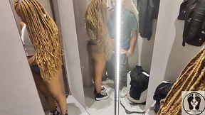 REAL COUPLE FUCKING IN FITTING ROOM TRYING CLOTHES EBONY SEX