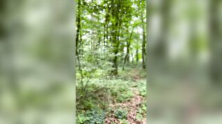 W lesie z nadzieją że jakaś dziewczyna dołączy