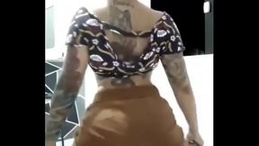Thais Garcia super gostosa rebolando