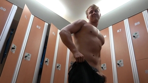 ClubBangBoys - Muscled gay agrees to fucking hard