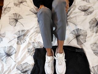 How do I pay my teacher? A Footjob will do ????