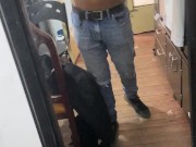 Hombre candente moreno fuerte