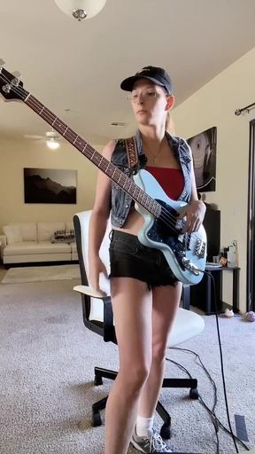 Testing Out a New Bass Preamp Pedal