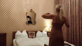 Selena's bed games and evening pleasure