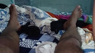 Garota indiana recebendo pênis do cu para a boca