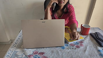 देसी इंडियन भाभी ऑफिस में काम कर रही थी तो उसको मैने जबरदस्त चोदा