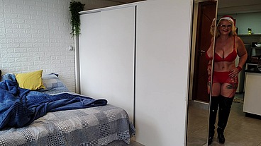 Madrasta carente fudeu com seu enteado na noite de natal ,convenci inocente que o presente séria sexo sem camisinha creampie .
