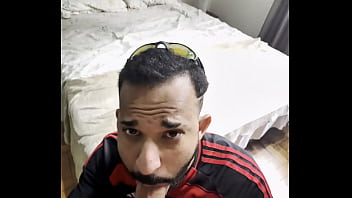 meu amigo me fez mamar a rola dele depois do jogo