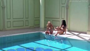 ”Bombshell sexy hotties Cruz & Jessica swim naked together”