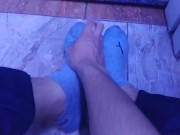 RELAXING MY GRAY SOCKS AND MY SWEATY SIZE FEET