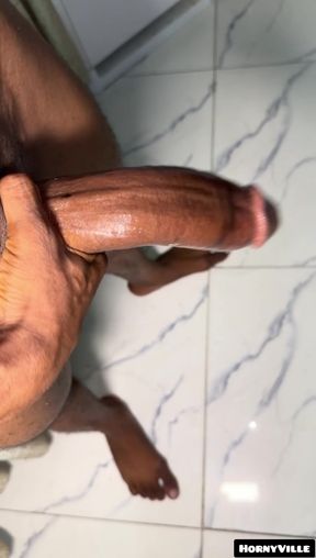 Big Dick Straight Guy Masturbates