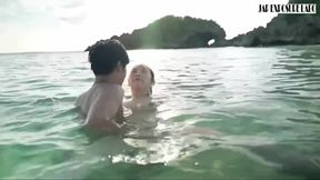 Gravure Idol Behind-the-scenes in Okinawa, a Daring off-camera Moment Captured Discreetly 3rd