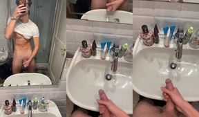 Gay Amateur: Sexy Italian boy cumming
