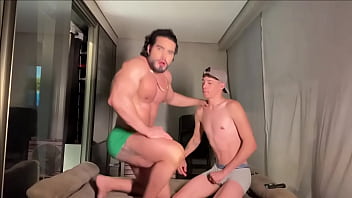 TROCA TROCA COM O AMIGO BOMBADO