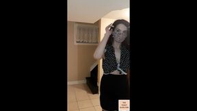 vidya pees on the male toilet slave