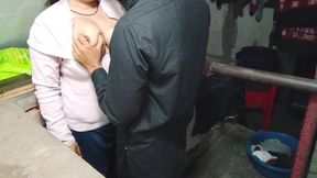 Thand mein maja aaya gand maar kar chut Mari chhati lagaye