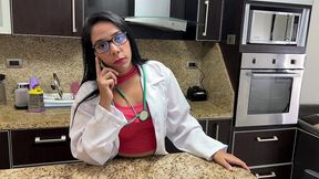 mi madrastra doctora hermosa se equivoco de pastilla y ahora tiene que ayudar con la ereccion de su hijastro