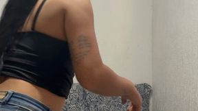 FARTING AND PUTTING ON SEVERAL CLOTHES FOR YOUR FANS PART 1 BY PIETRA HUNTER CAM BY ALINE FULL HD