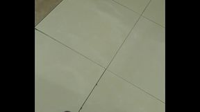 Nalgona de p. en centro comercial