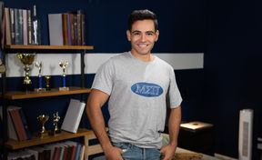 Horny frat lad Damian Night wants to drill Drake Von