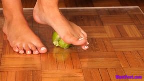 Barefoot Apple Squash - Food Crush - HD MP4