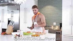 Horny Hung Guys Fuck On Thanksgiving