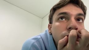 CUTE GUY WATCHING PORN AND TAKING A TAPE
