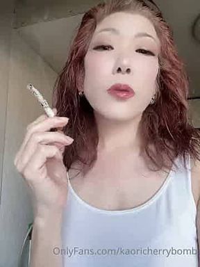 Kaori Smoking 2
