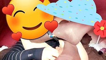 Joven se cree mujercita jugando con pene en su anovagina. Ella necesita quien la llene de semen pero esta sola