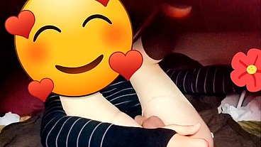 Joven se cree mujercita jugando con pene en su anovagina. Ella necesita quien la llene de semen pero esta sola