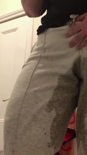 Piss Accident!!! BBW Babe Tries to Keep Wetting but Then Her Gray Sweatpants