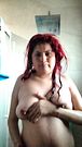Pelirroja mexicana bañándose