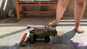 Sneaker-Girl Ella - Combine Harvester Crush