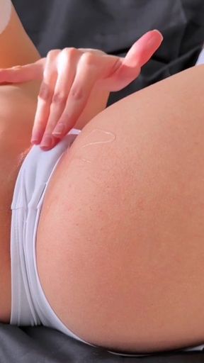 Squirt Is Out! the Opponent Is Confused by a Multiple Orgasm!