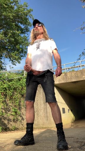 Longhairdude Wanks and Cums at the Underpass