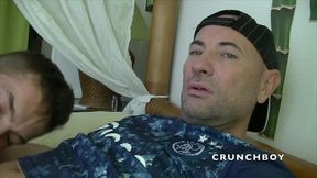 hetero de 20 ans suce une grosse bite