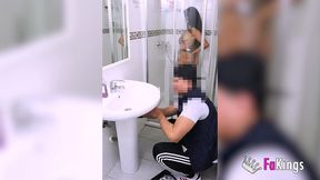 a little surprise to the plumber: daniela nerea seduces him and films herself banging him!