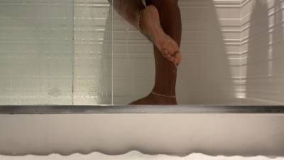SHOWER WITH BOSS