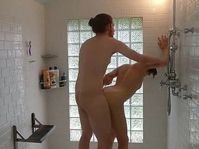 Making love in the shower ( 2)