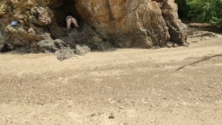 Unexpected discovery. The girl showed herself naked and then ran away