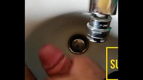 Sborrata nel bidet