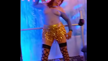 Hotwife Steffi mardi gras pussy dance