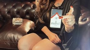 The Witch of Salem and her magic smoke - Marlboro Black 100s