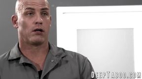 Lila Lovely's chubby body seduced by Derrick Pierce for a rough bareback fuck