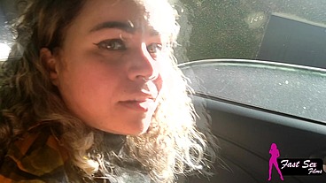 MOSTREI MINHA RABA NA RUA E O ENTREGADOR DE APLICATIVO ME CHUPOU NO CARRO - I SHOWED MY ASS ON THE STREET AND THE APP DELIVERY GUY SUCKED ME OFF IN THE CAR