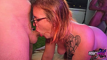 3 mecs pour me baiser sur le rooftoppour ma derniere soirée au cap d'agde j'ai ...