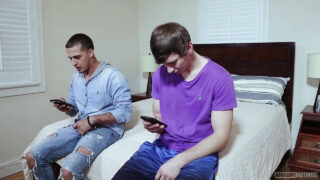 Ripustetut kaverit jytinä tiukka perse satulaa massiivisilla siemensyöksyillä