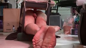 Fucking myself to a handsfree orgasm using a chair