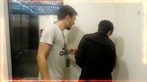 cortamos la luz para cojernos al portero y al electricista, nos sorprendio perla con su regalito completo